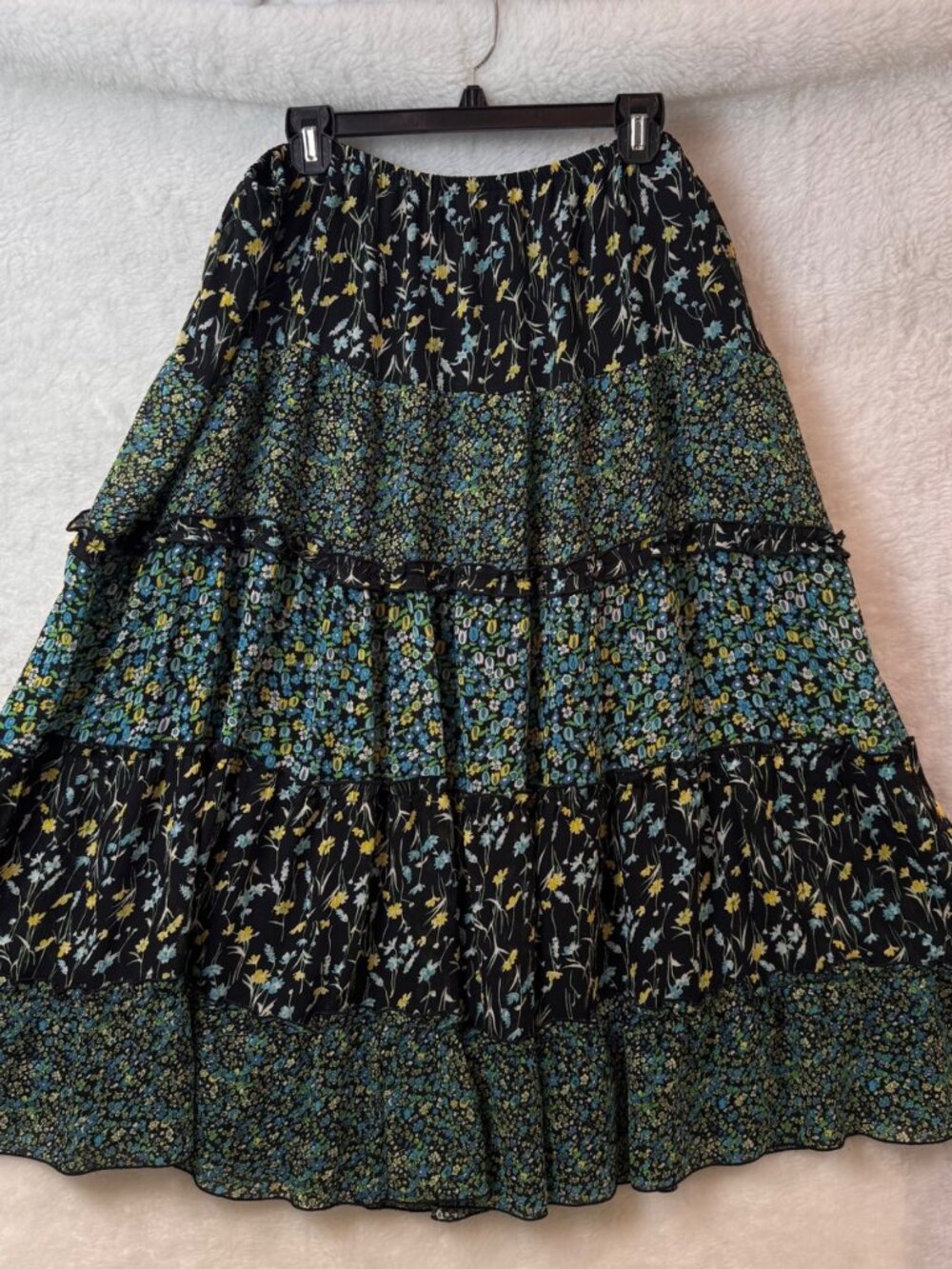 Notations plus 2X tiered ditzy floral prairie peasant maxi skirt black & green